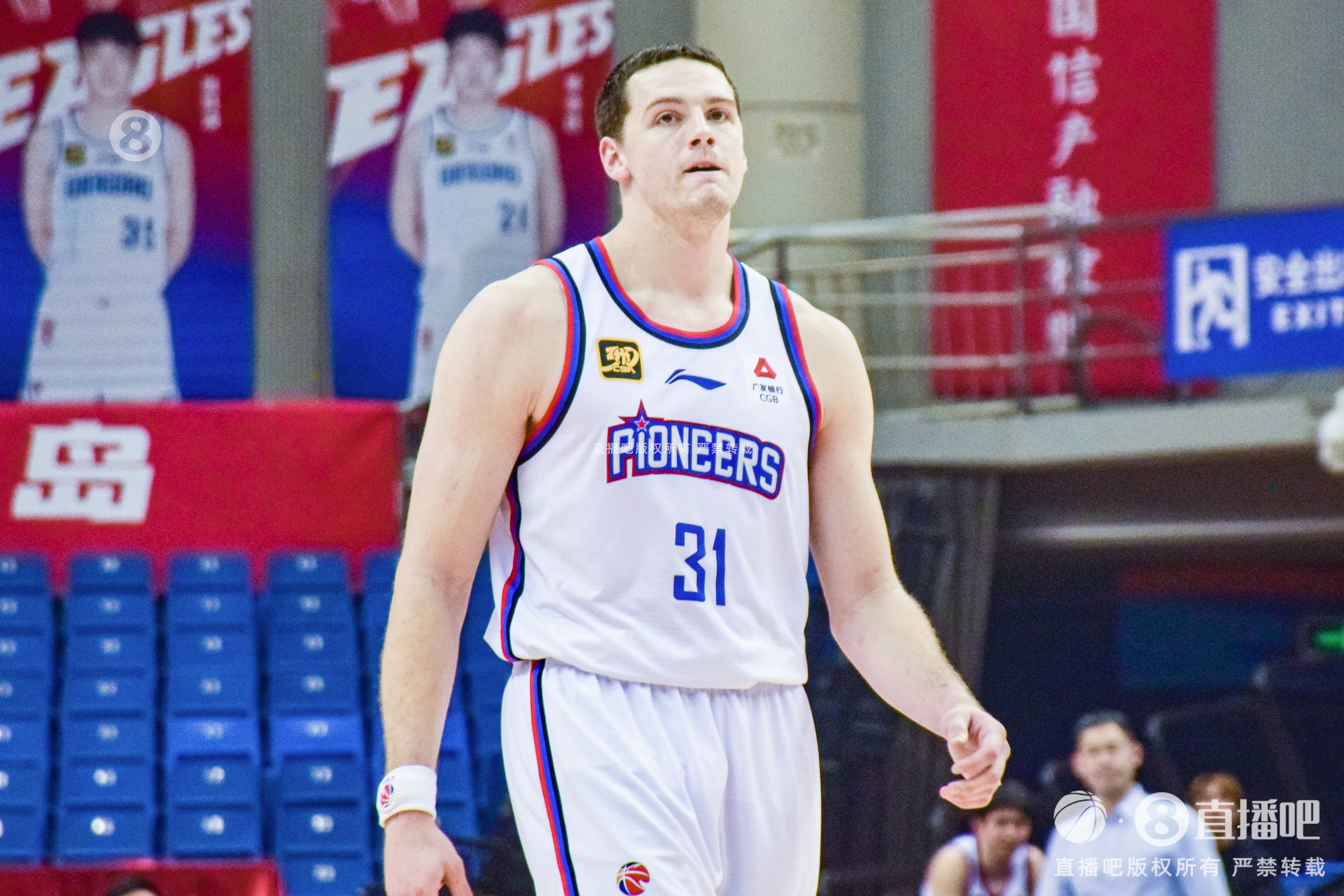  24-25CBA常规赛篮板榜：大卫-詹姆斯14.2板居首 杨瀚森本土第一